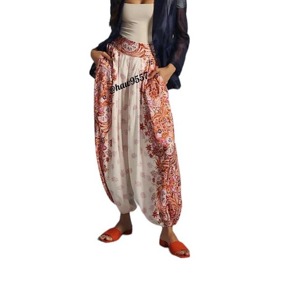 Anthropologie Pants - ANTHROPOLOGIE Pleated  Balloon Leg Pants Size 12 Zip Back Pockets Silky Soft